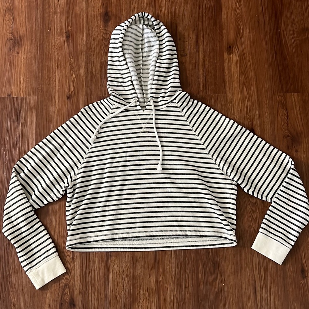 Divided - Cropped, LIKE NEW, striped hoodie - M